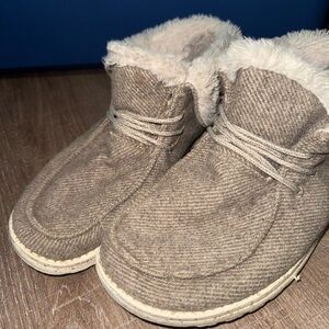Hey Dude Beige Fur-Lined Boots